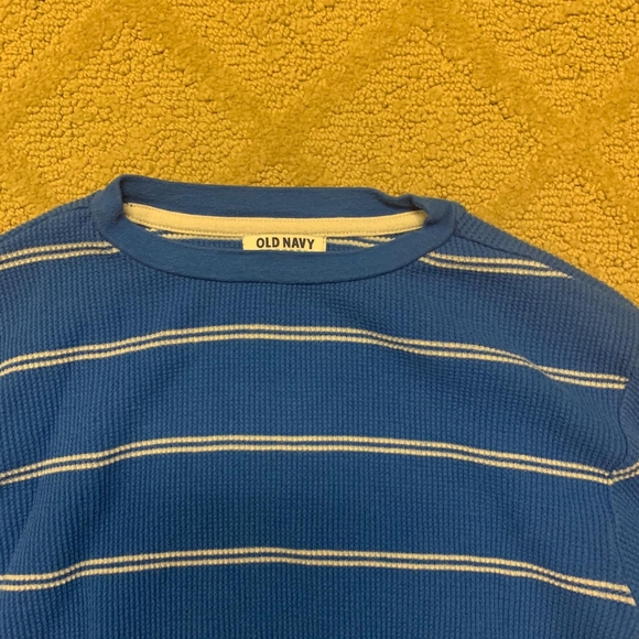 4/$20 Old Navy Boys Long Sleeve Crew Neck - Picture 3 of 3